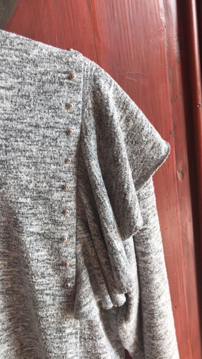 Pull avec volants marque Jennyfer taille s - photo numéro 3
