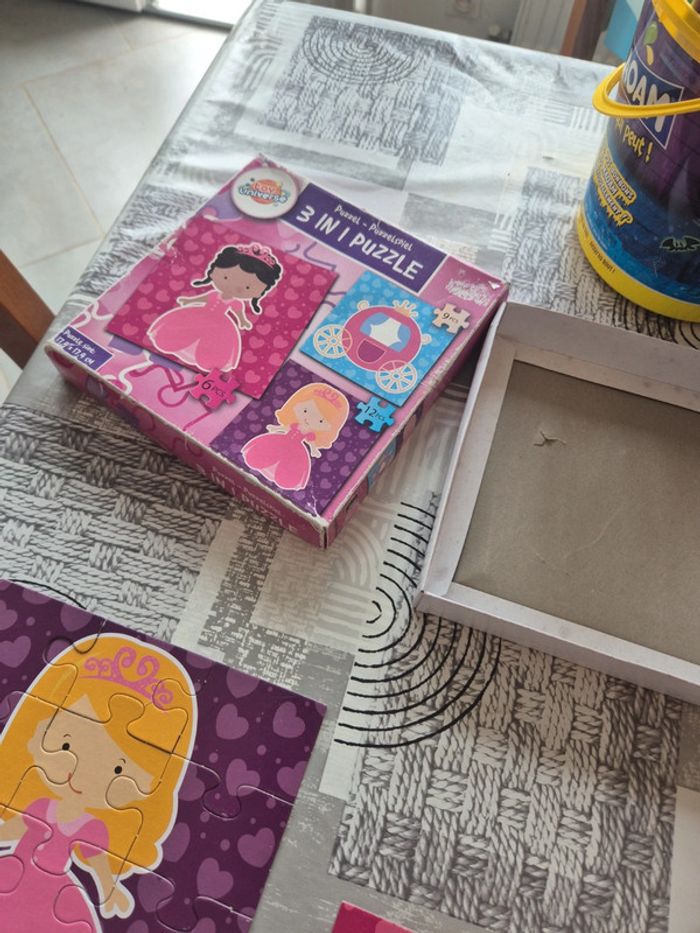 Lot 3 puzzles princesse - photo numéro 2
