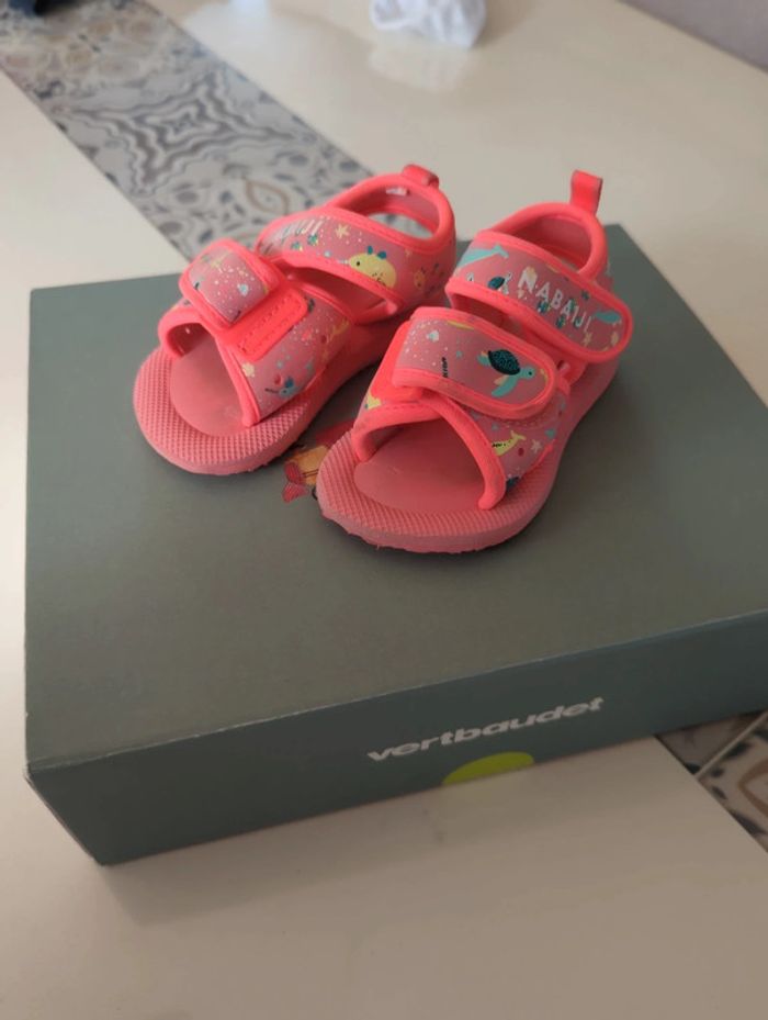 Chaussures plage fille taille 23