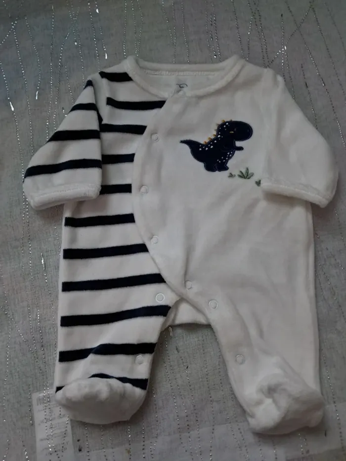 Pyjama Dino naissance