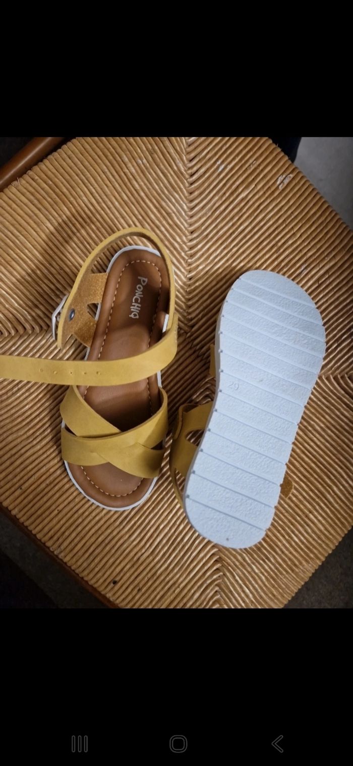 Sandalle fille taille 29 - photo numéro 2