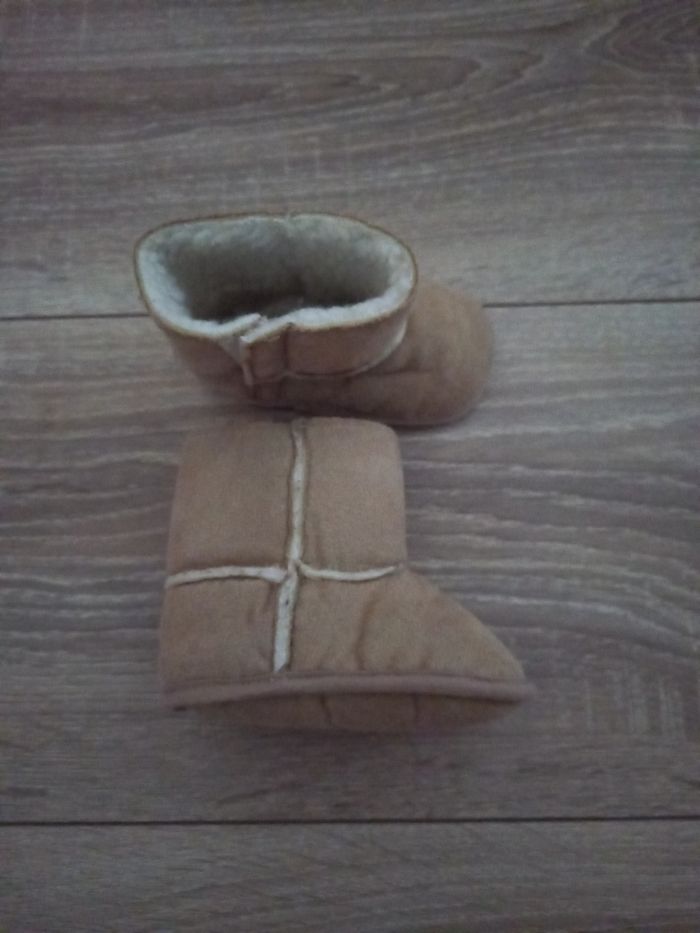 Bottes bébé marque Kimbaloo taille 6 12 mois 18