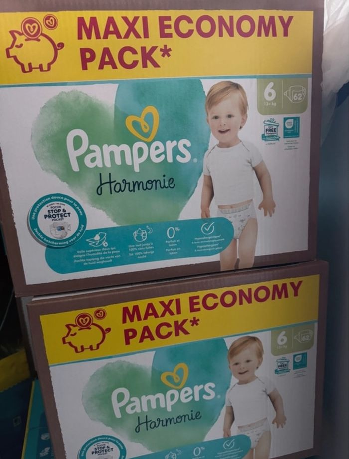 Lot de 2 cartons des couches Pampers taille 6 Harmonie