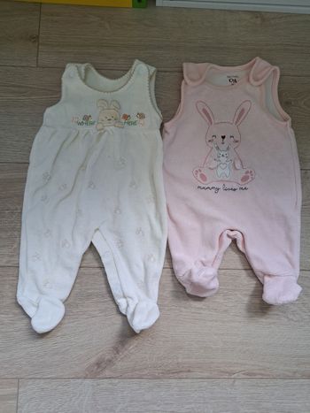 Lot de 2 combinaisons 1 mois fille