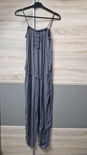 Combinaison fleurie.