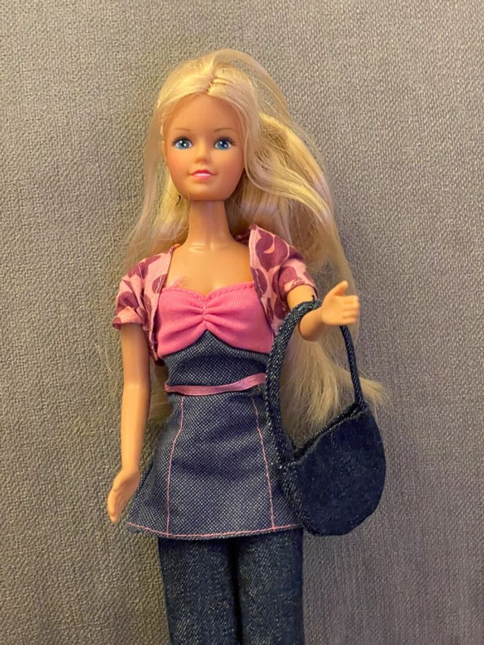 poupée Barbie en jean - photo numéro 2