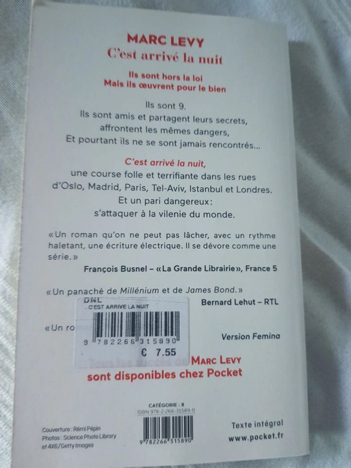 C est arrivé la nuit de Marc Levy - photo numéro 2