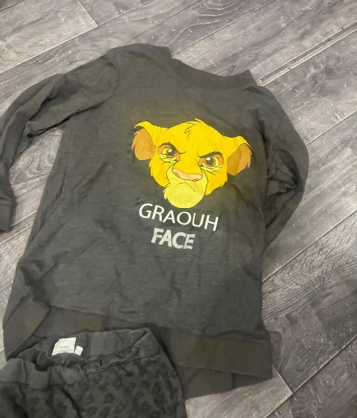Ensemble femme pyjama taille L le roi lion