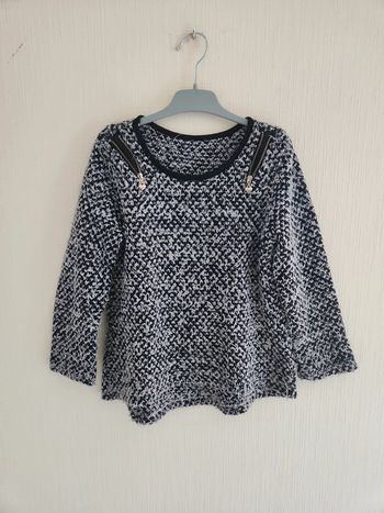 Pull doux noir et blanc détail fermeture éclair aux épaules 6 ans