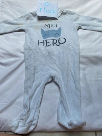 Pyjama 6 mois tacher