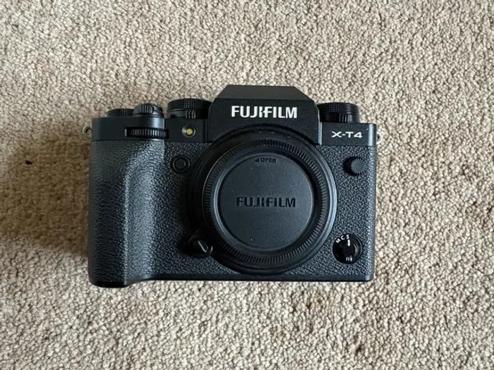 Boîtier Fujifilm X-T4 peu utilisé + accessoires, il date de janvier 2024 - photo numéro 4