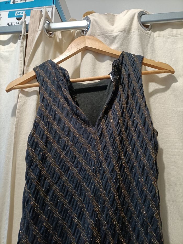 Robe noire et dorée - photo numéro 3