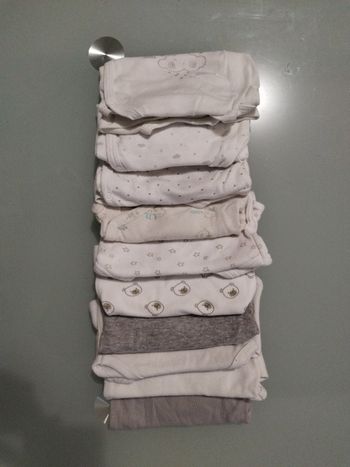 Lots de 10 bodies - 0 mois