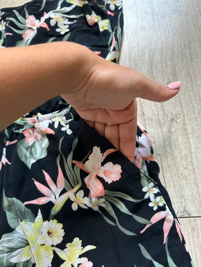 Petite combishort hm xxs 32 noir fleuri tropical - photo numéro 4