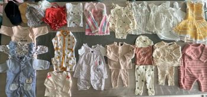 Lot de vêtements fille 1 mois