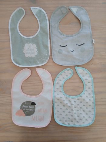 Lot de 4 bavoirs