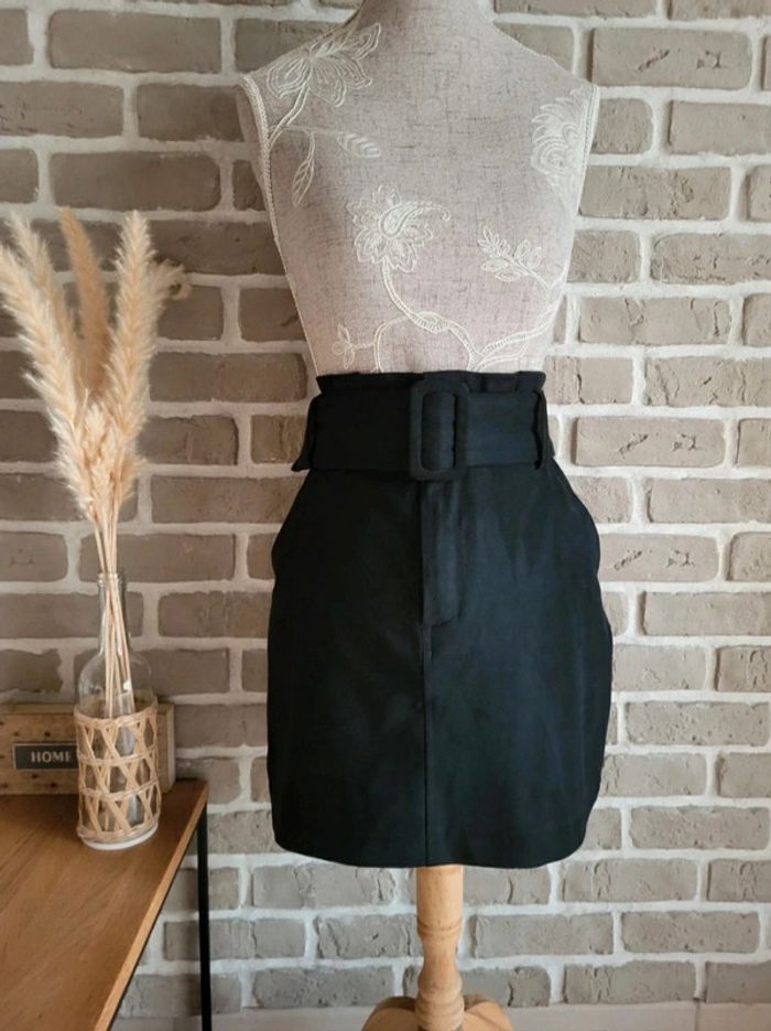 Jupe en suédine noire Zara avec ceinture S 36 - photo numéro 4