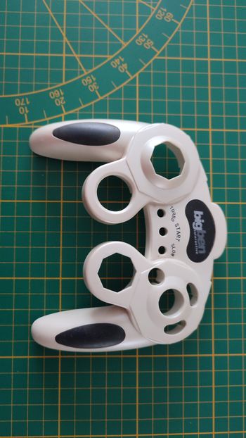 Plasturgie supérieure pièce détachée manette de jeux vidéo Nintendo Game cube Gamecube Bigben GCPADW