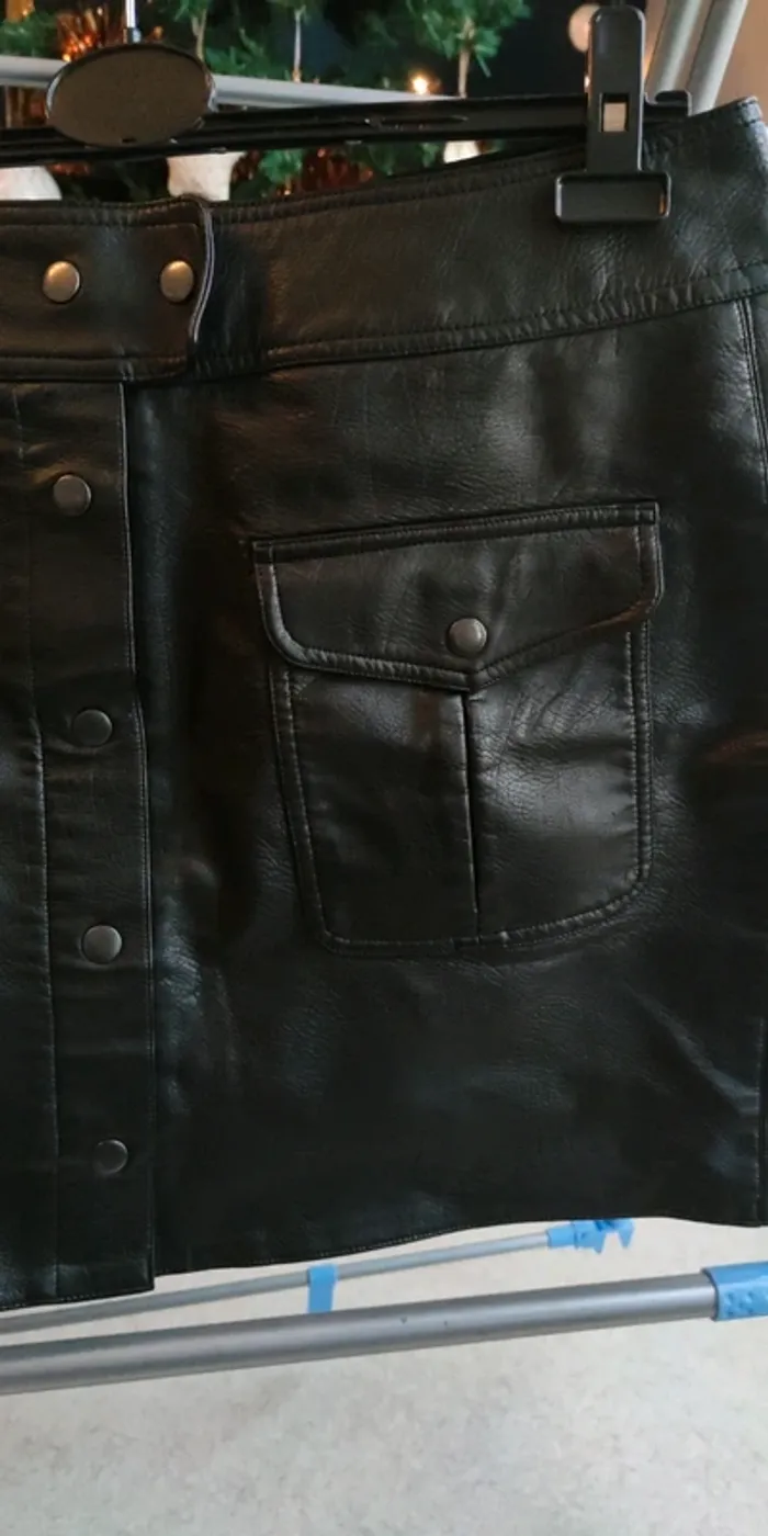 Jupe simili - photo numéro 2