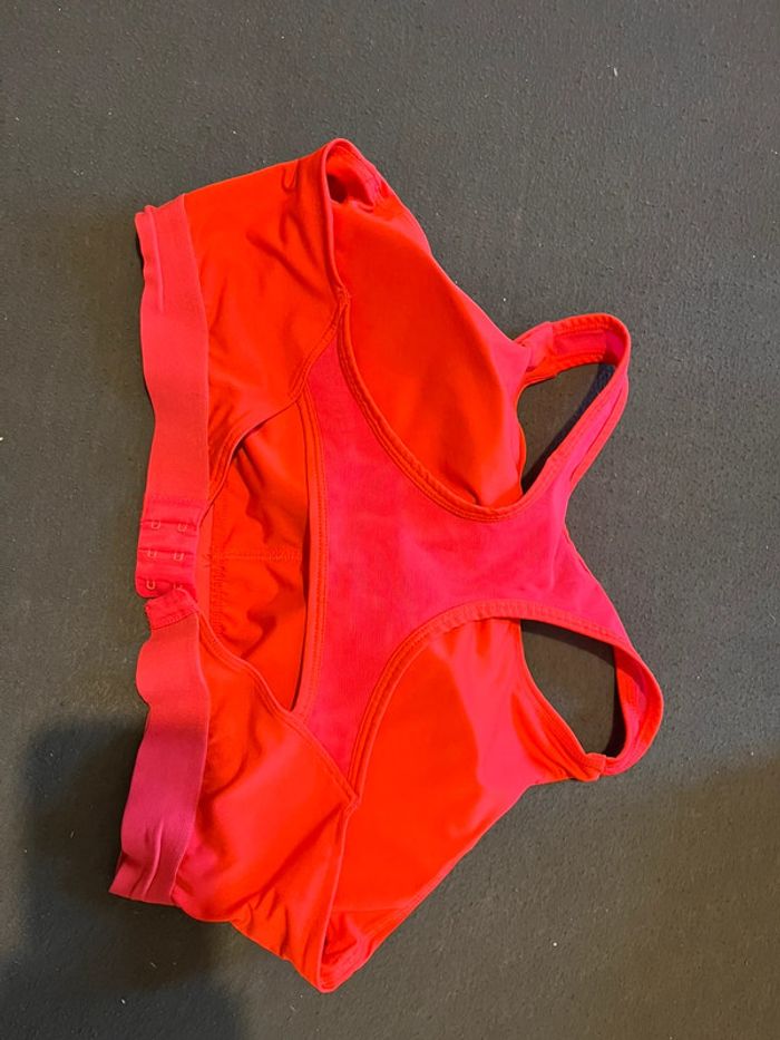 Brassière fluo - photo numéro 3