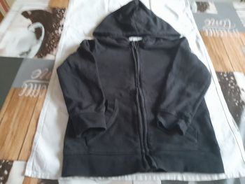 Gilet à capuche