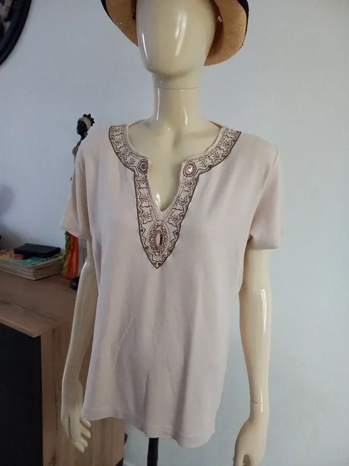 Tee-shirt 46/48 - photo numéro 3