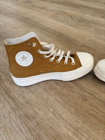 Converse camel 