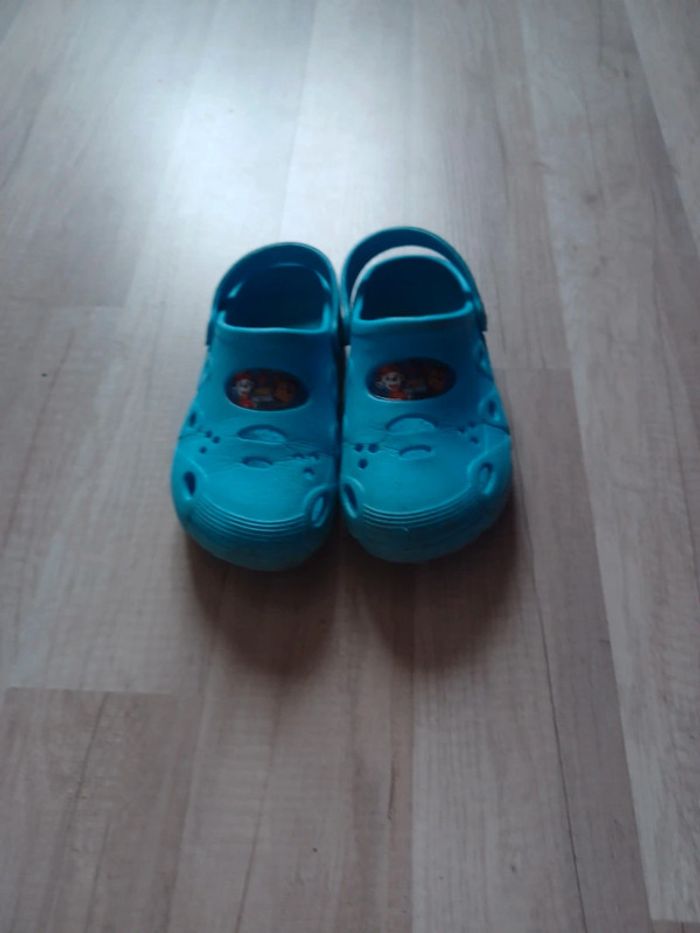 Très jolie chaussures mixte pour enfants