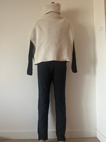 Pull sans manche col roulé