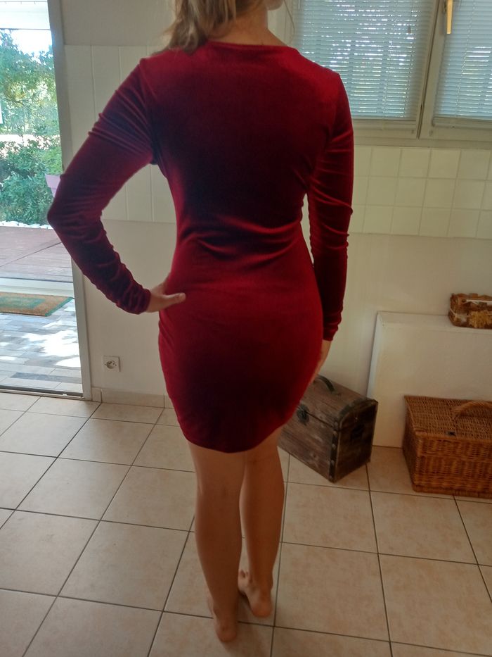 Robe velours rouge - photo numéro 3