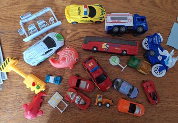 Lot petites voitures plastique 