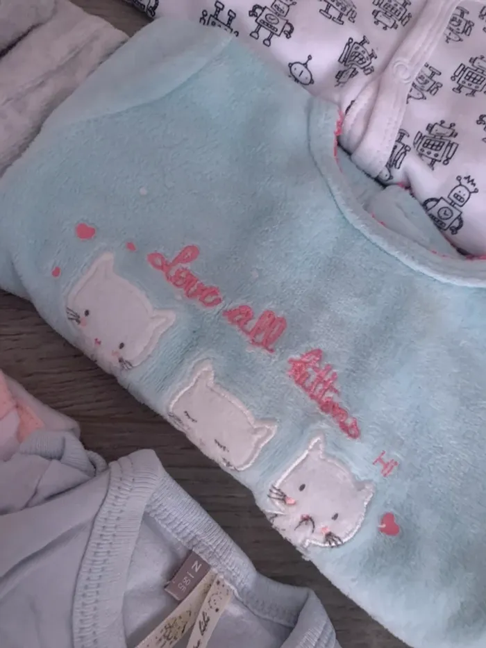 Lot de vêtements naissance bébé 0 mois - photo numéro 4