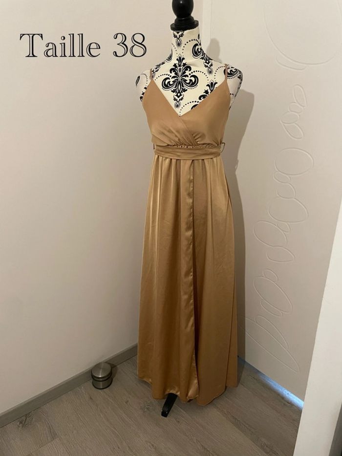 Magnifique robe de cérémonie satinée, couleur champagne - Taille 38