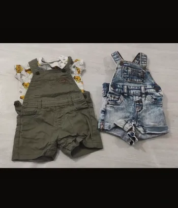 Lot de deux salopettes une jeans 0-3 mois & une kaki avec t-shirt lion king bébé garçon 3 mois
