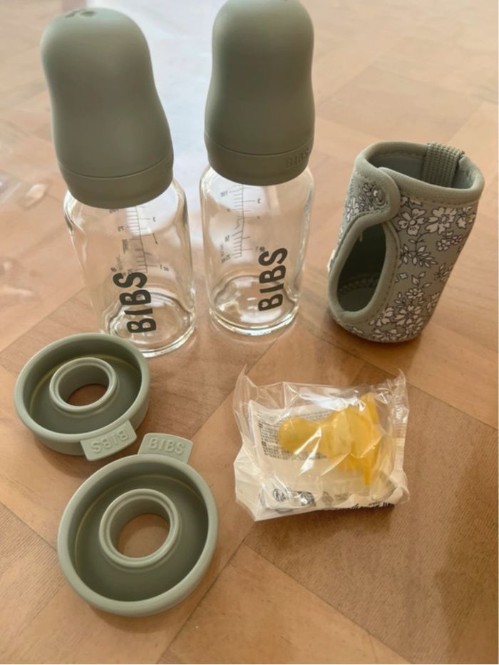 Lot biberons Bibs neufs