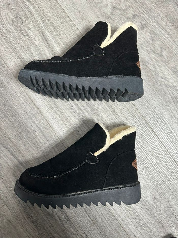 Boots plateformes fourrées noir et beige crème T 37/38 - photo numéro 4