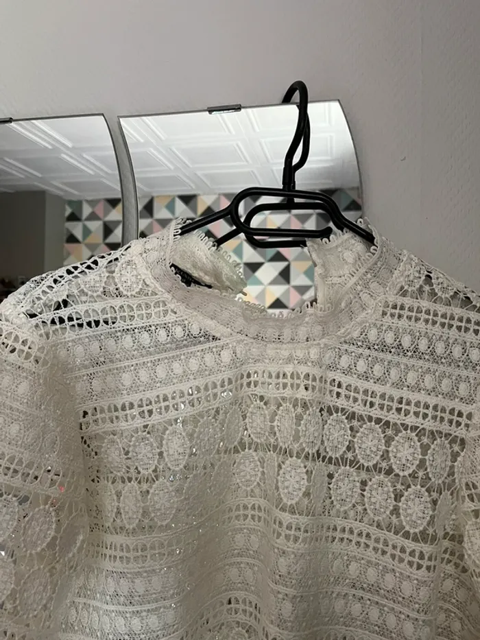 Blouse en dentelle blanche - photo numéro 3