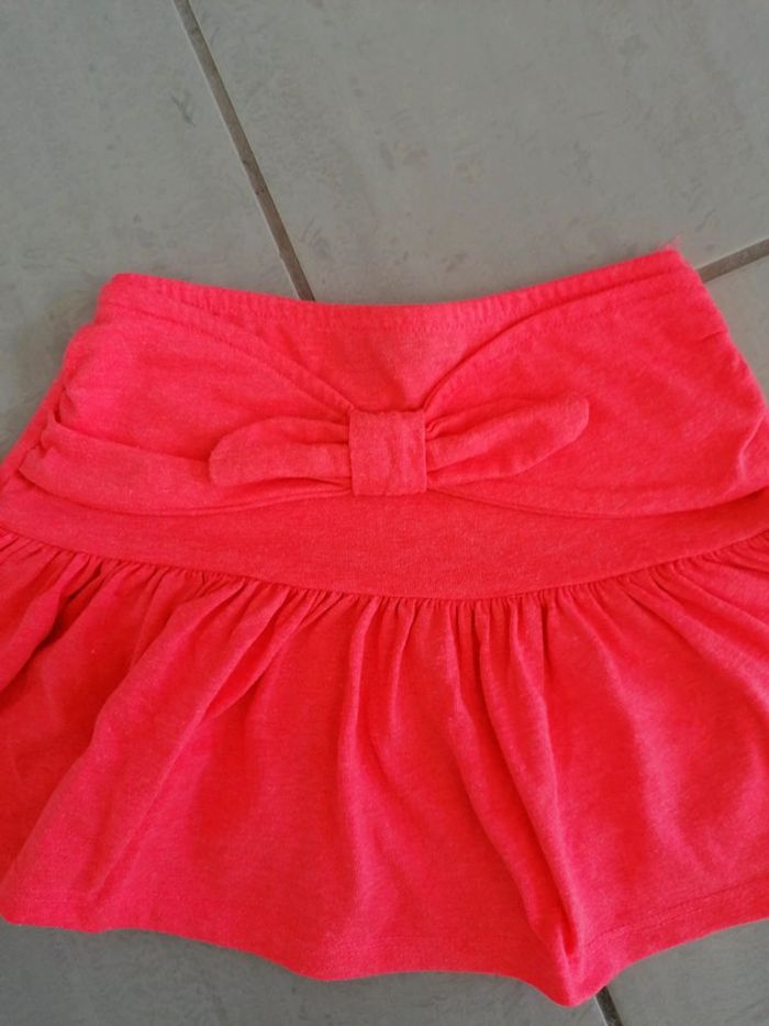 Petite jupe corail en très bon état 3 ans - photo numéro 2