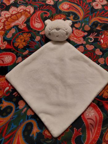 #13 - George - doudou mouchoir ours blanc