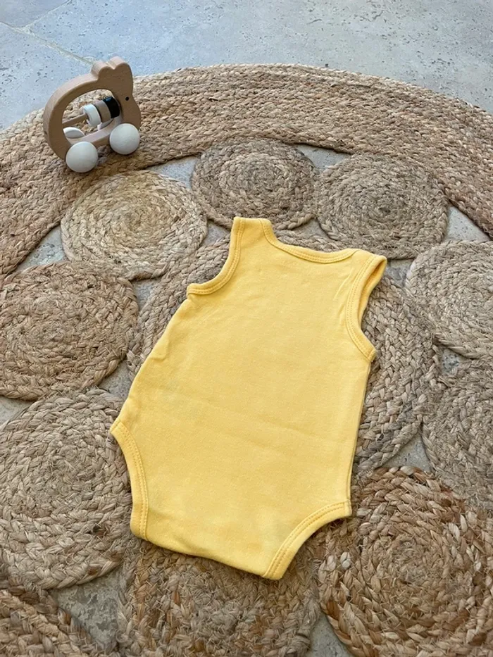 Bodies sans manches 1 mois - photo numéro 2