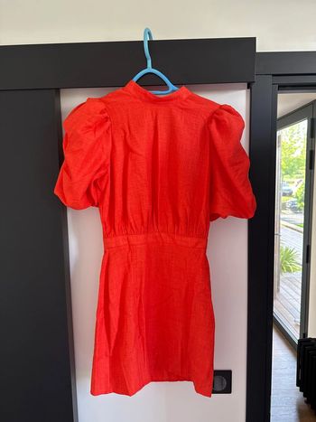 Robe courte manches bouffantes