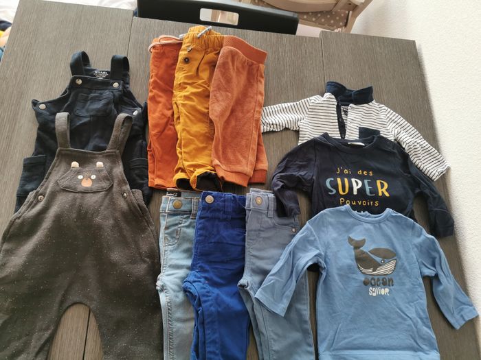 Lot bébé 6 mois 11 vêtements - photo numéro 3