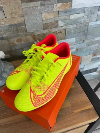 Crampons Nike mercurial