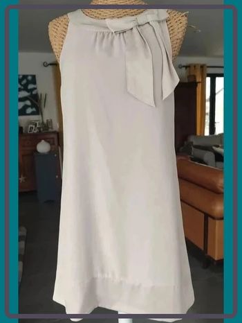 Robe taille 36 de marque H&M doublée très bon état
