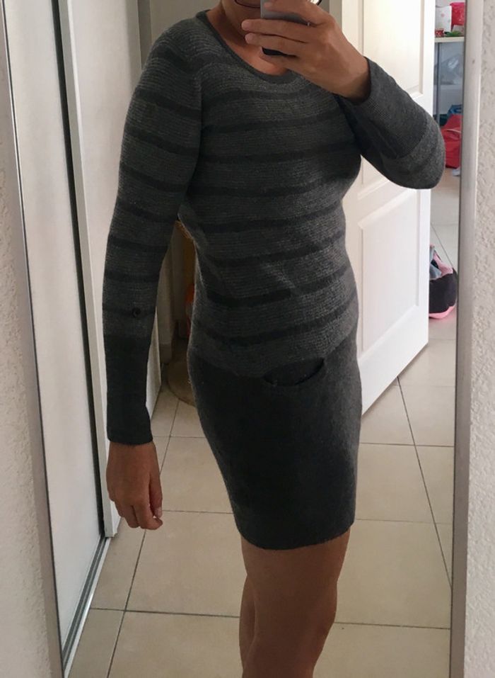 Robe excellent état. 100% laine. - photo numéro 2