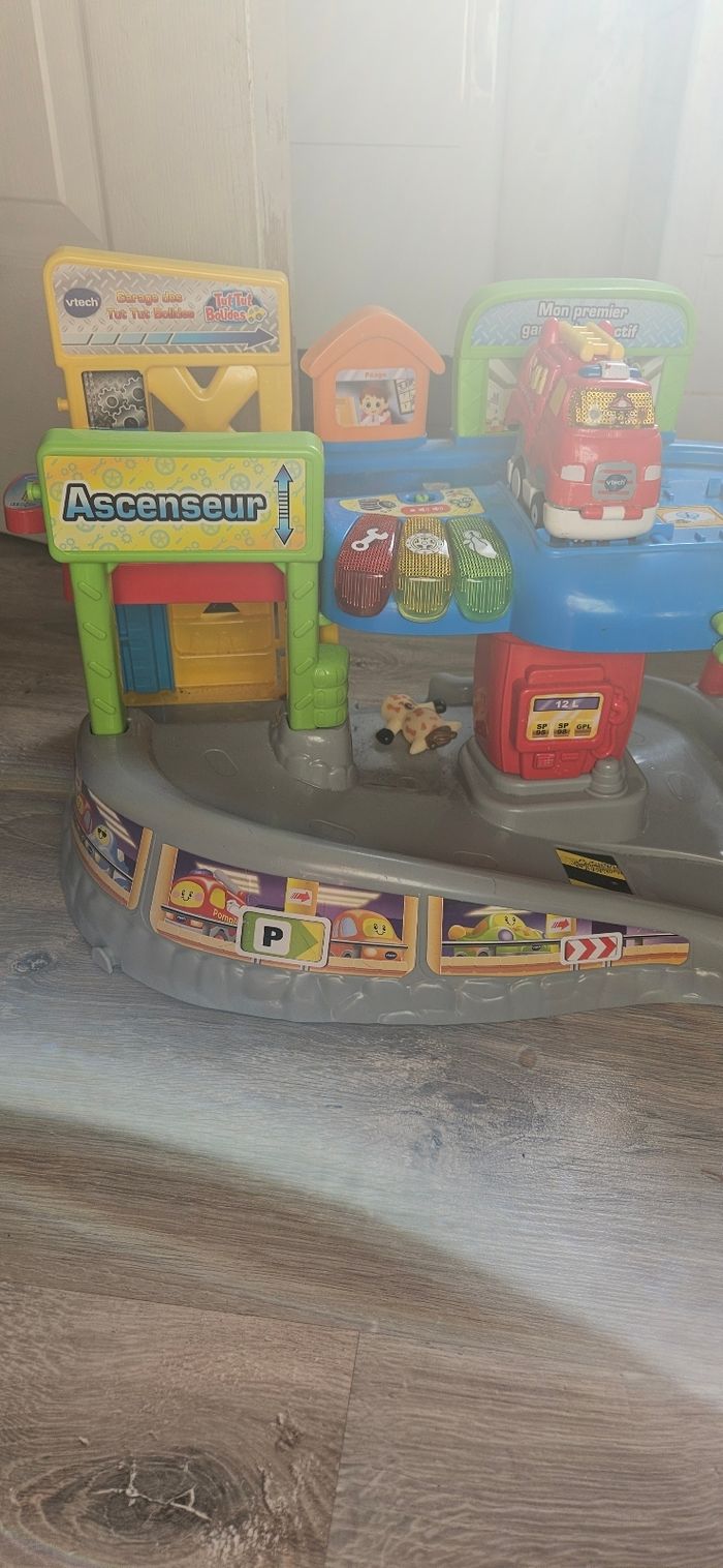 Mon premier garage interactif tut tut bolides - photo numéro 2