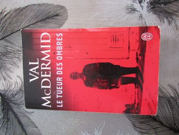 Livre Le tueur des ombres de Val McDermid