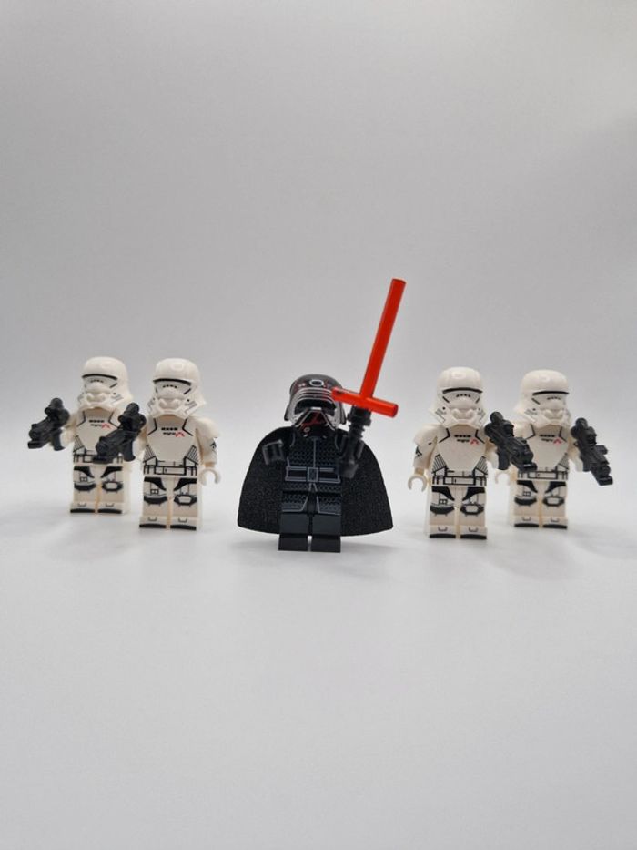 Figurines type lego Sith Kylo Ren + 4 stormtroopers avec jetpack star wars