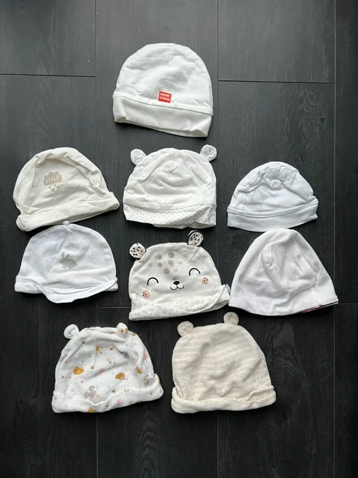 Lot bonnets bébé naissance/1mois