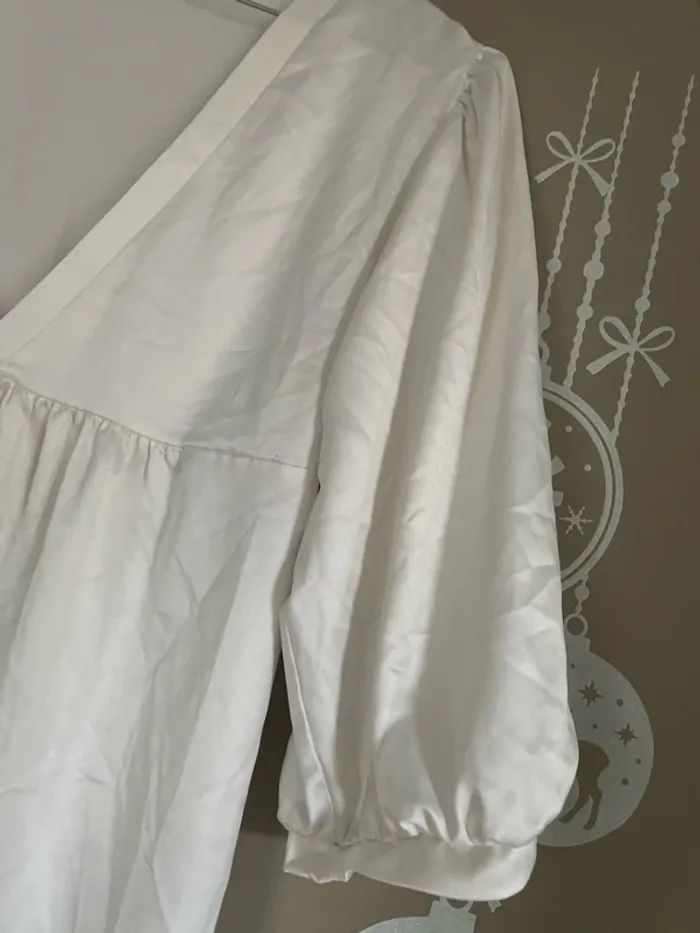 Robe ou tunique blanche - photo numéro 2